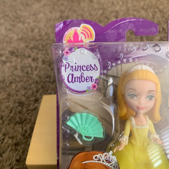 Sofia the First Princess Amber Doll Figure Mattel 2012 Magic Talking Castle - Picture 3 of 8